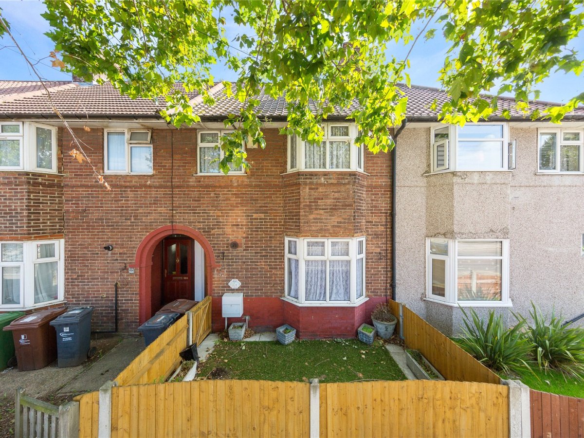 3 bedroom property for sale in Heathway, Dagenham, RM10 Guide price £