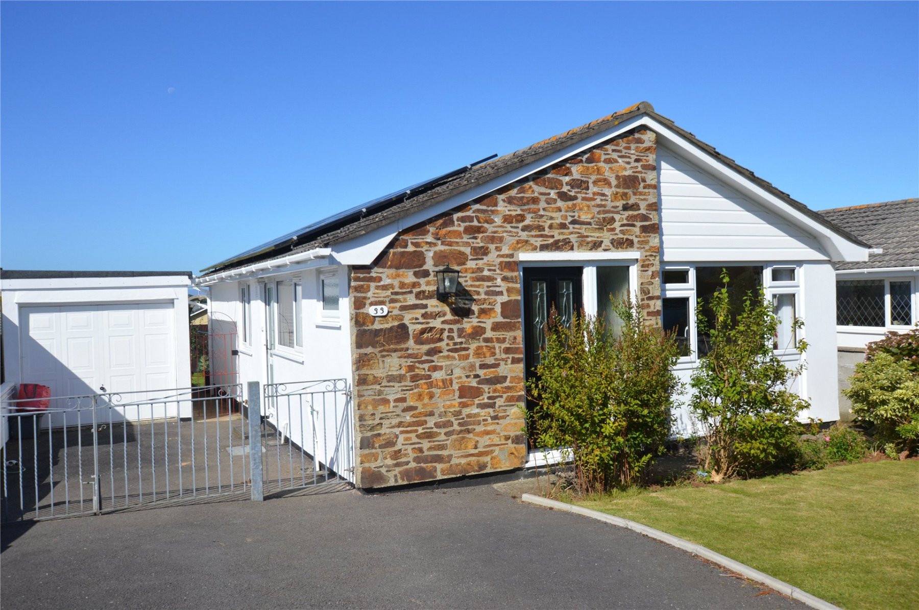 3 bedroom property for sale in Roseland Park, Camborne, Cornwall, TR14