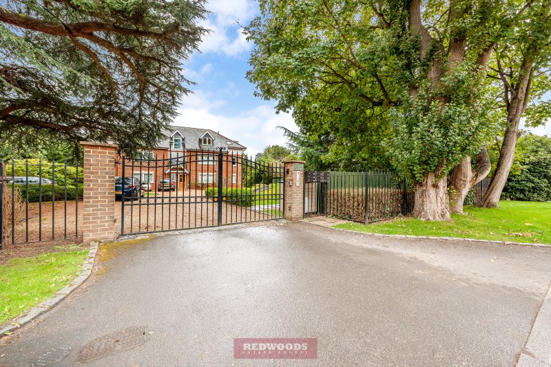 2 bedroom property for sale in Datchet £1,495 pcm