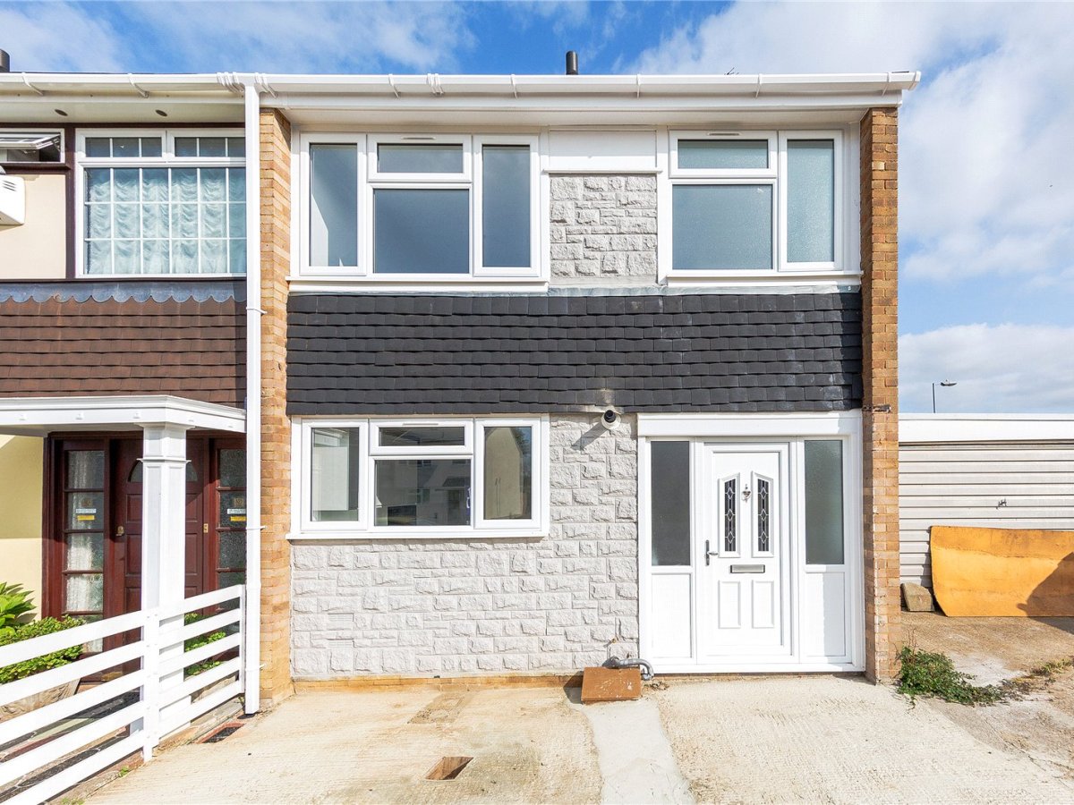 3 bedroom property for sale in Road, Basildon, Essex, SS13