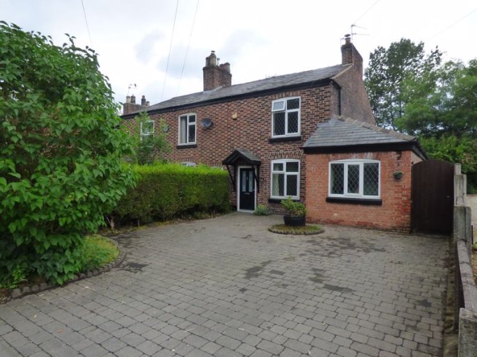 3 bedroom property for sale in Farnworth Road, Penketh £210,000