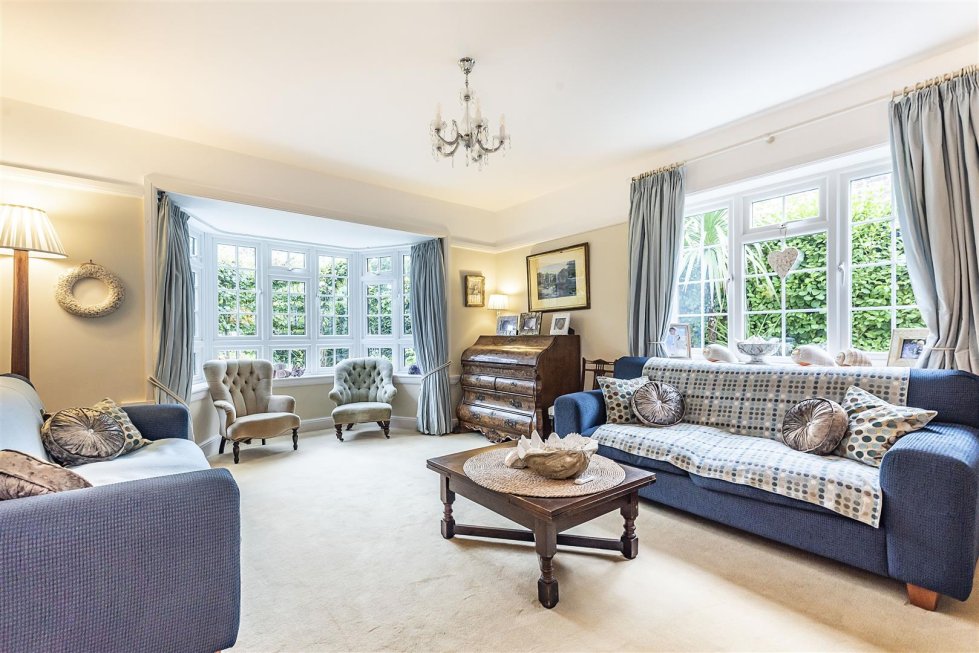 5 bedroom property for sale in Pirton Road, Hitchin Guide price £