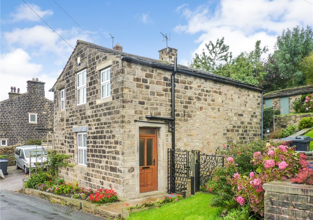 3 bedroom property for sale in Ilkley Road, Riddlesden, Keighley, BD20