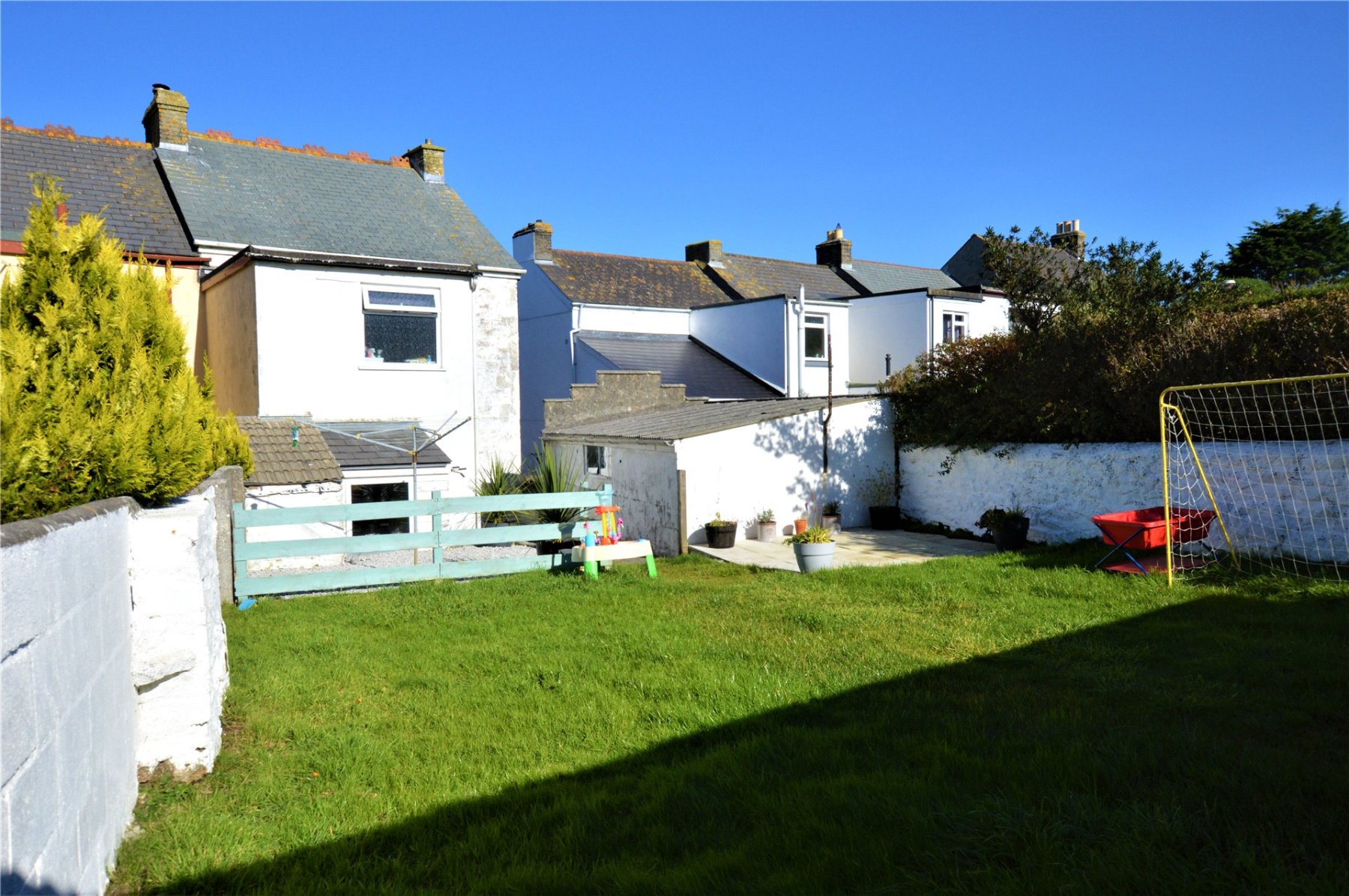 3 bedroom property for sale in Sidney Terrace, Redruth, TR15 Guide