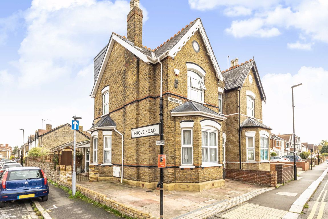 Snellers 4 bedroom property for sale in Hibernia Road, Hounslow £