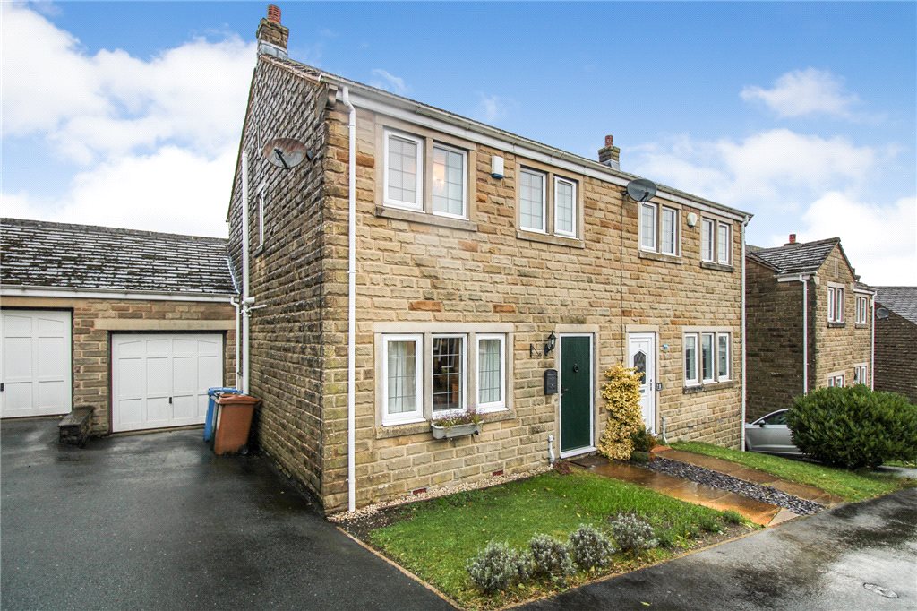 3 bedroom property for sale in Acre Meadow, Cowling, Keighley, BD22 £