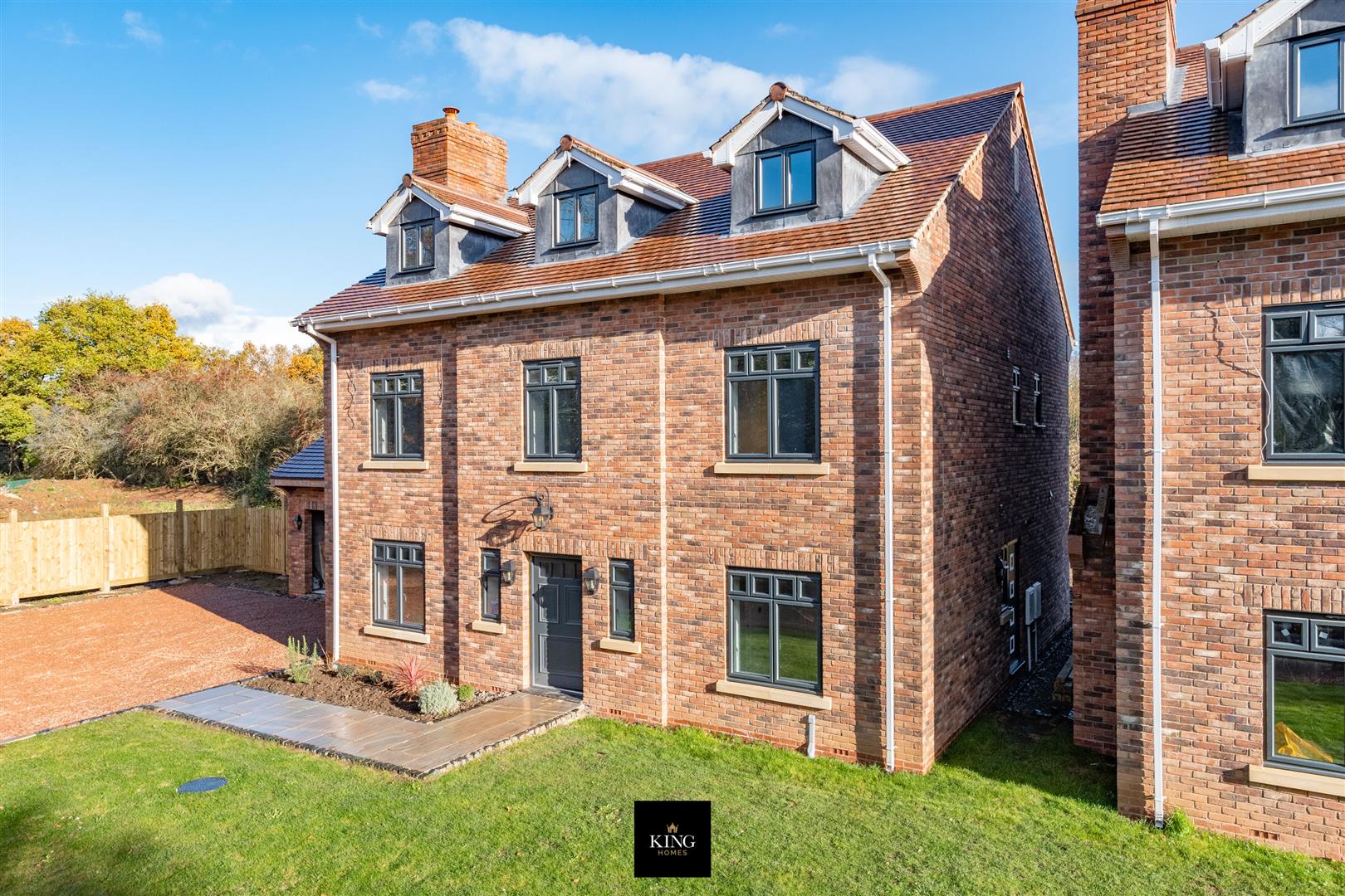 5 bedroom property for sale in Green Lane, Studley £650,000