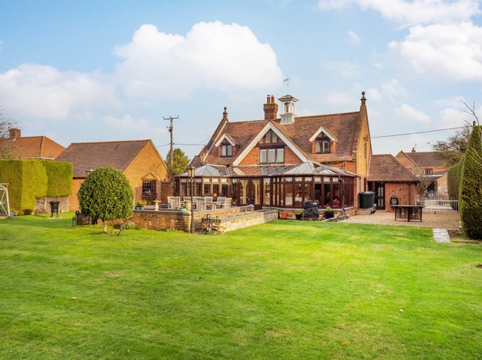 4 bedroom property for sale in Hall Lane, North Walsham £585,000