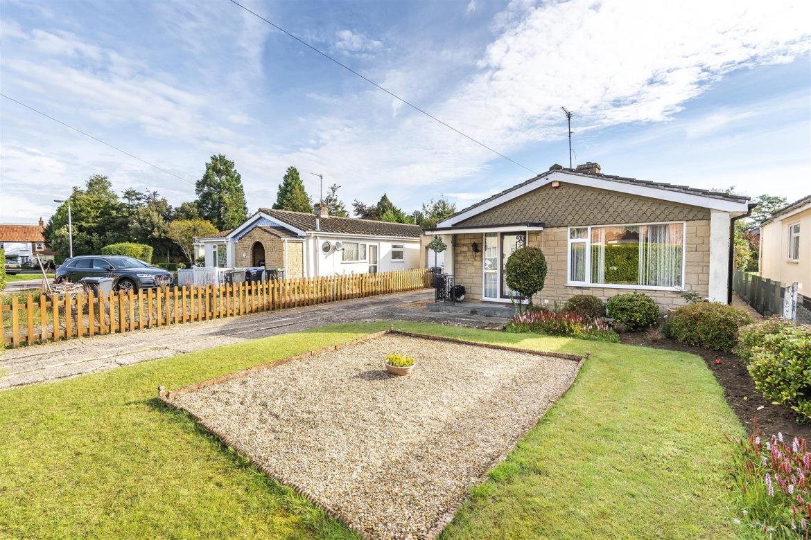 3 bedroom property for sale in Springfield Road, Rowde Guide price £