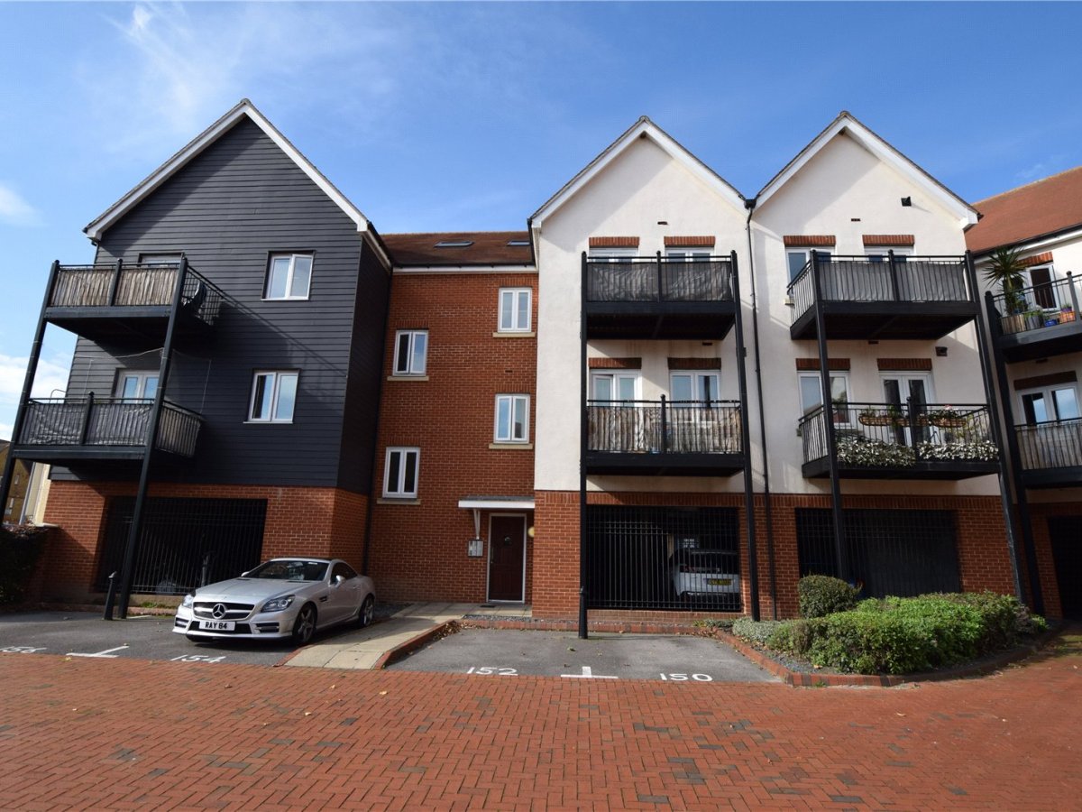 2 bedroom property for sale in Tylers Ride, South Woodham Ferrers