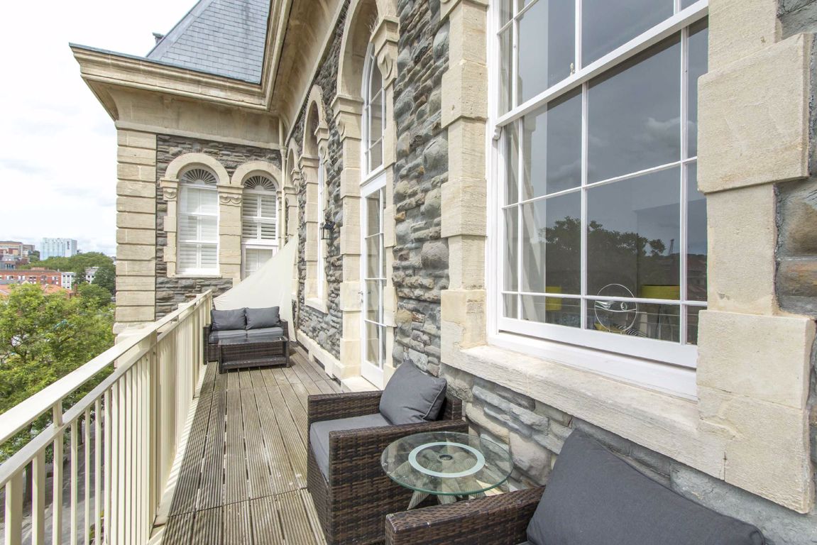 For sale 2 bedroom apartment, Guide price £535,000, Guinea Street