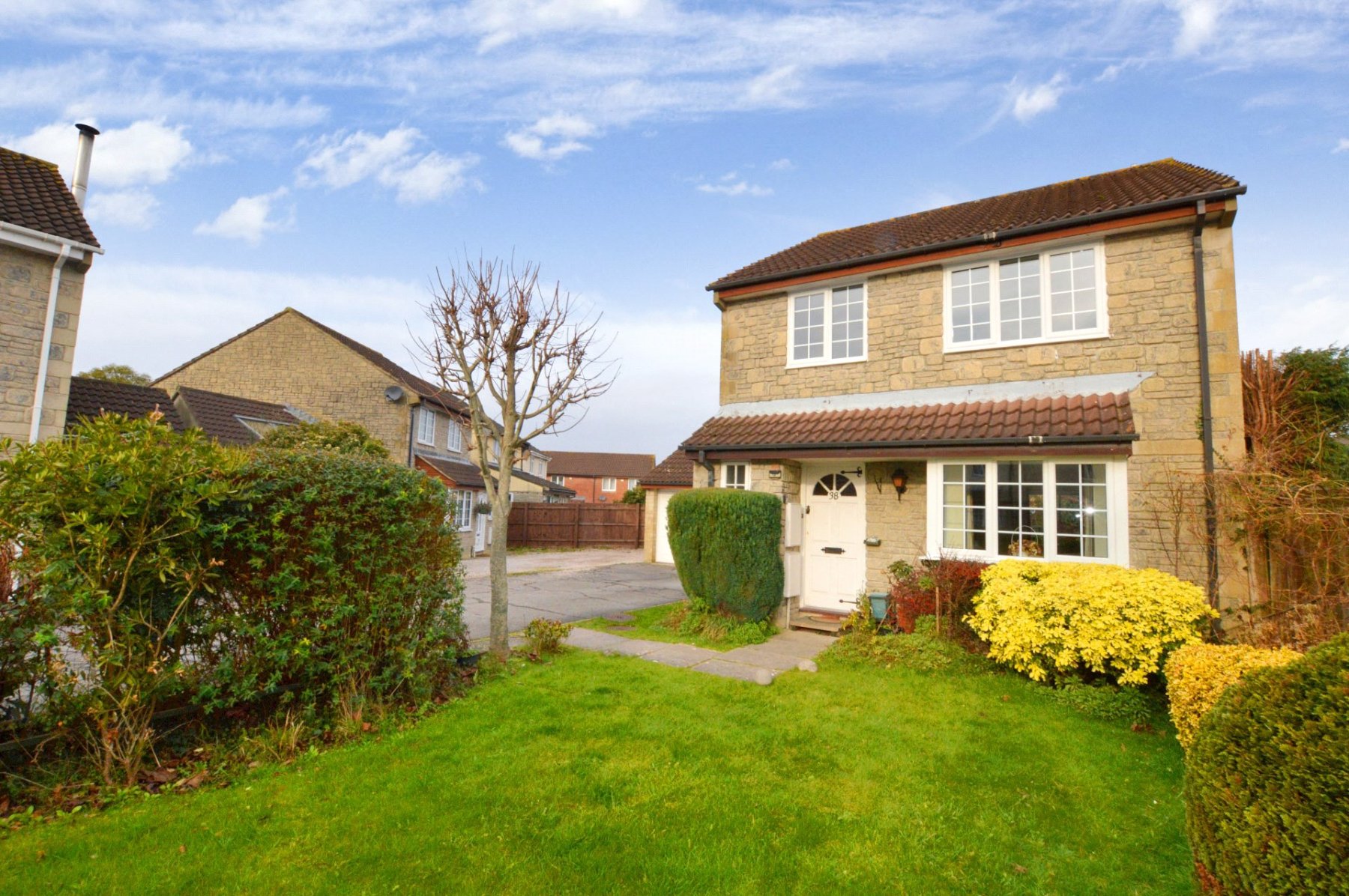 4 bedroom property for sale in Forbes Close, Heathfield, Newton Abbot
