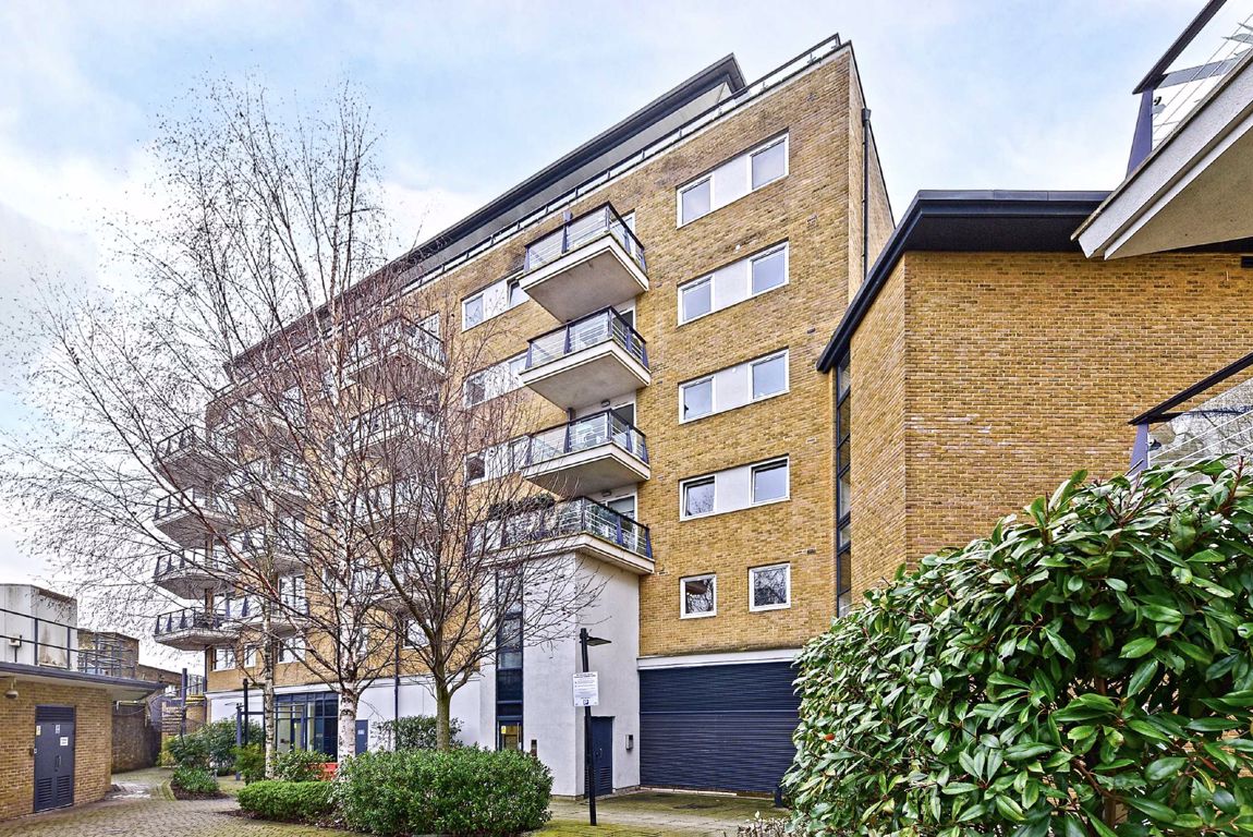 Jacksons | 1 bedroom property to let in Smugglers Way, Wandsworth - £