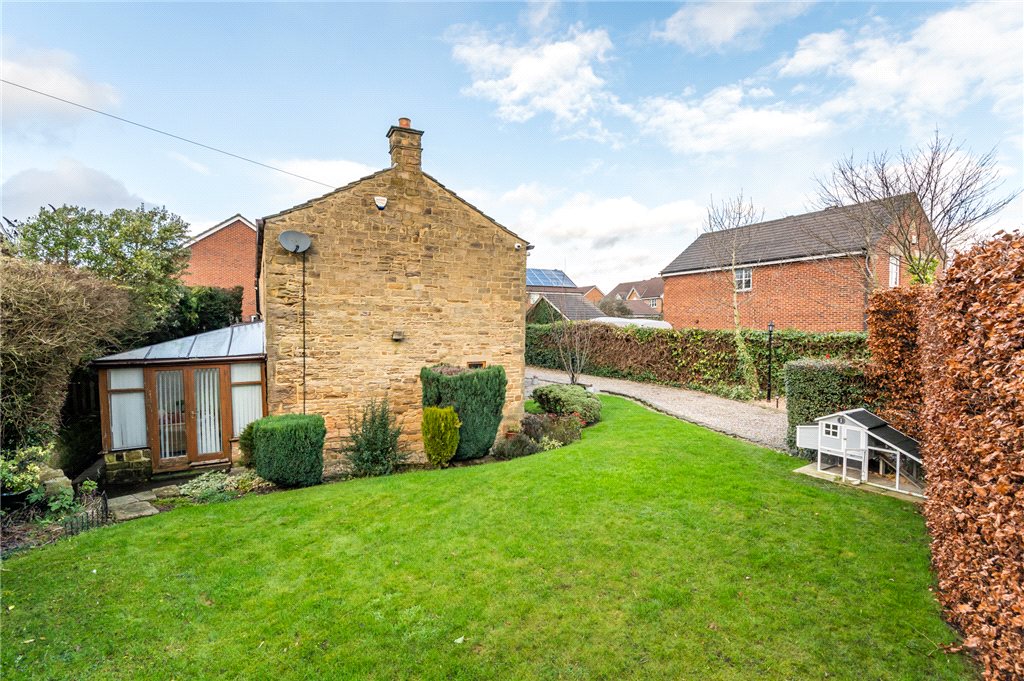 4 bedroom property for sale in Highfield Close, Gildersome, Morley