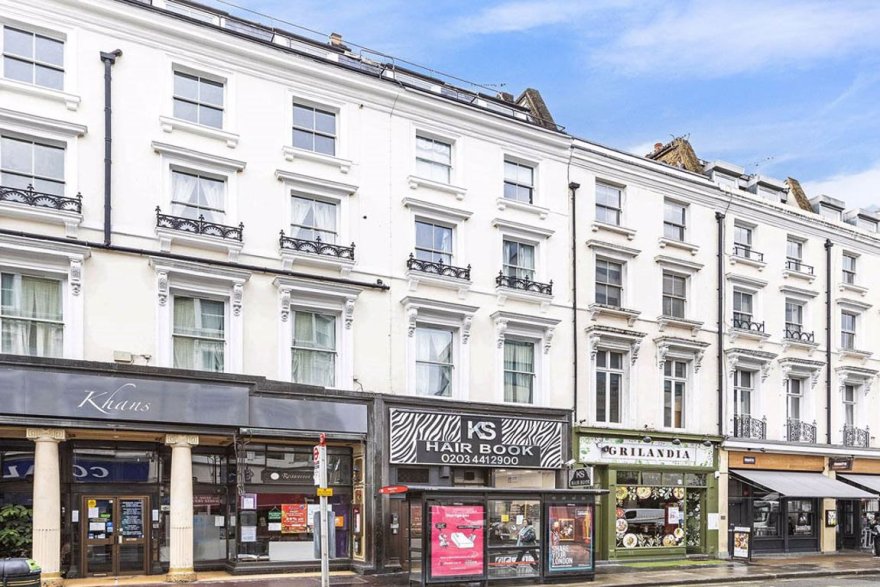 property to let in Studio Flat, Westbourne Grove W2 £260 pw