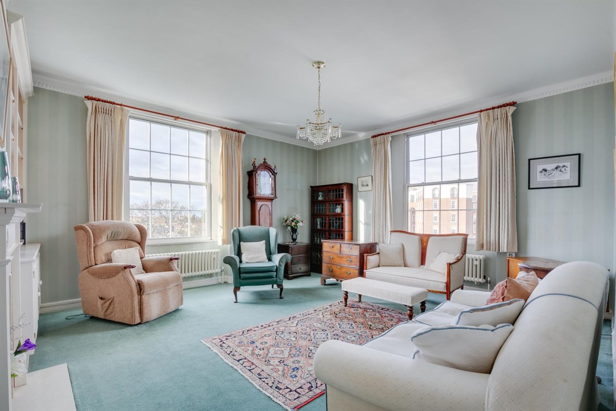 4 bedroom property for sale in Fitzjames Avenue, London £1,250,000