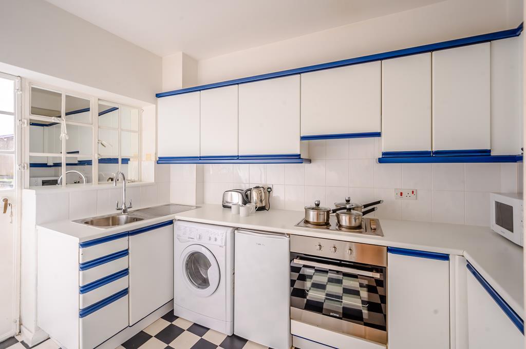 Two  Bedroom Apartment  To Let   Fulham Road SW3 Image 6