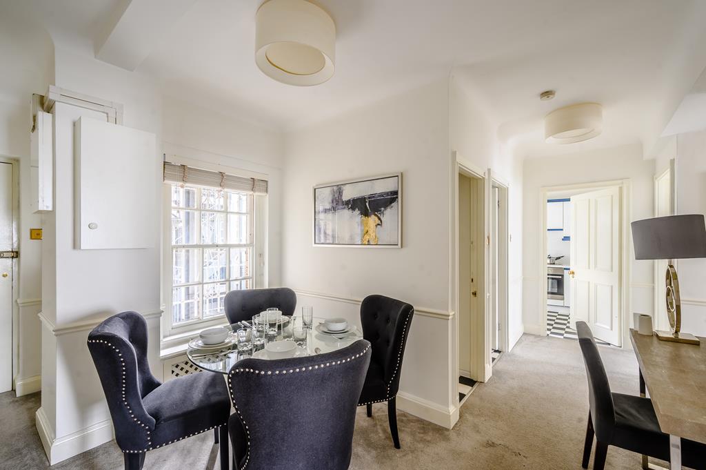 Two  Bedroom Apartment  To Let   Fulham Road SW3 Image 2