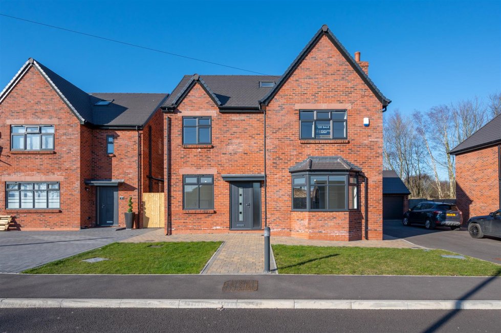 5 bedroom property for sale in Water Tower Drive, Eccleston Park