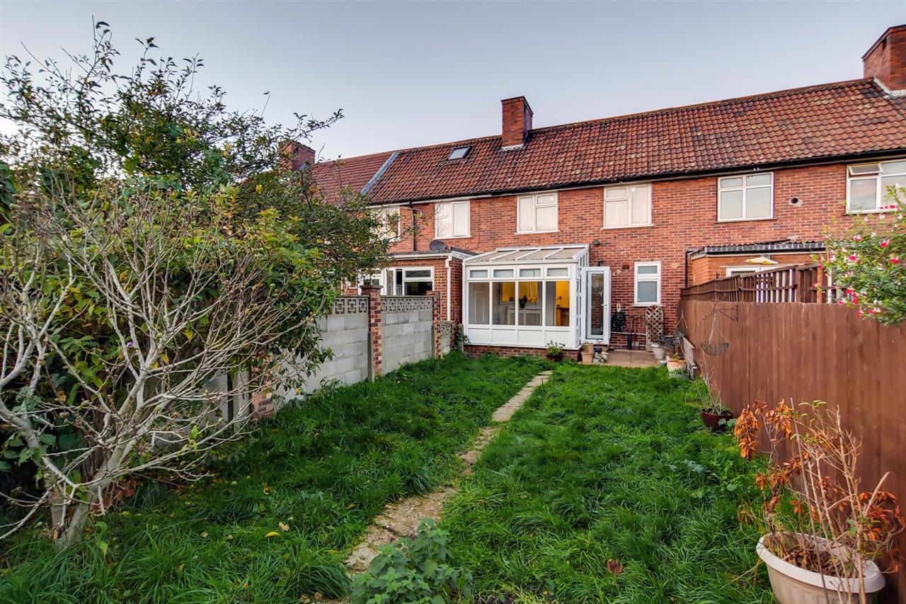 3 bedroom property for sale in Neasham Road, Dagenham £335,000