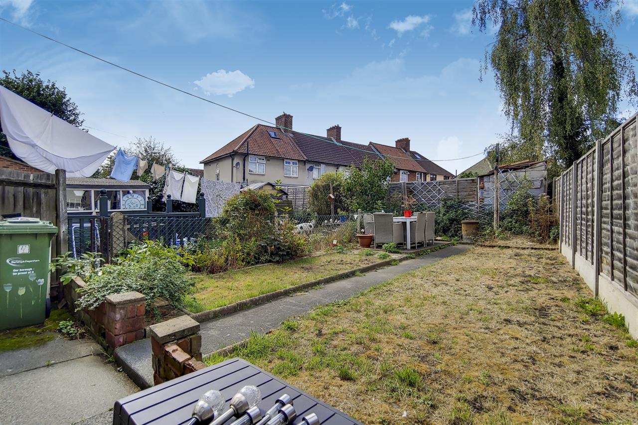 3 bedroom property for sale in Dagenham Avenue, Dagenham £330,000