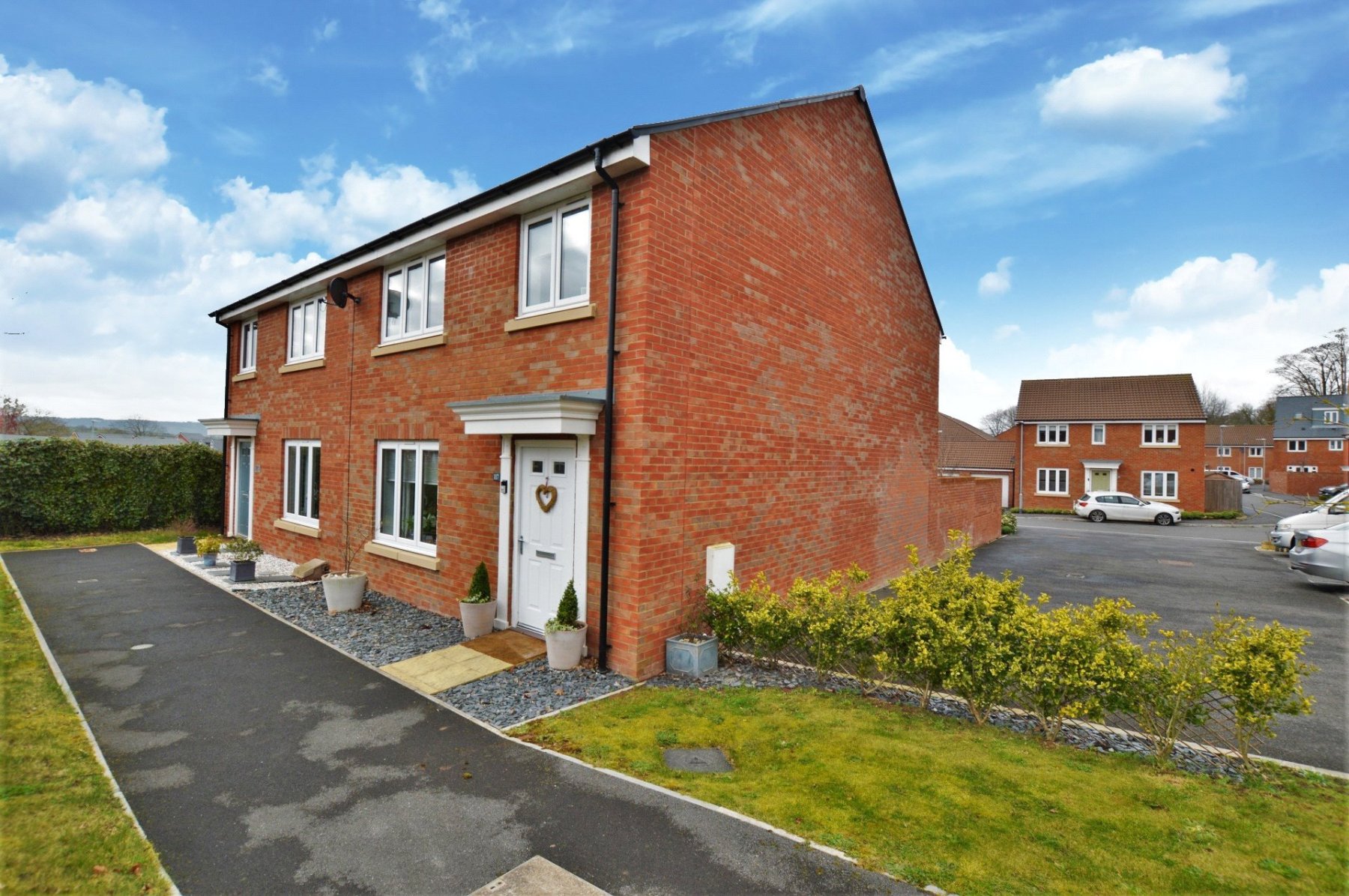4 bedroom property for sale in Dragon Rise, Norton Fitzwarren, Taunton