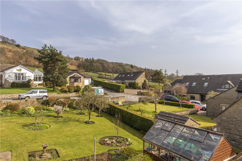 6 bedroom property for sale in Greenhill Drive, Micklethwaite, Bingley