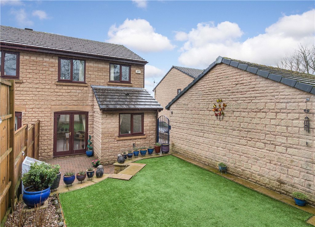 3 bedroom property for sale in Coates Fields, Barnoldswick, Lancashire
