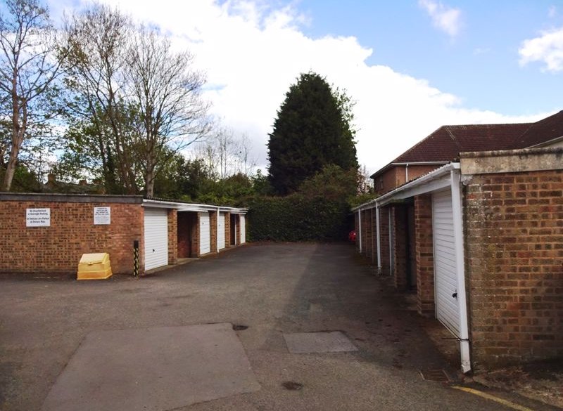 2 bedroom property for sale in Comberton Road, Kidderminster DY10 3DH