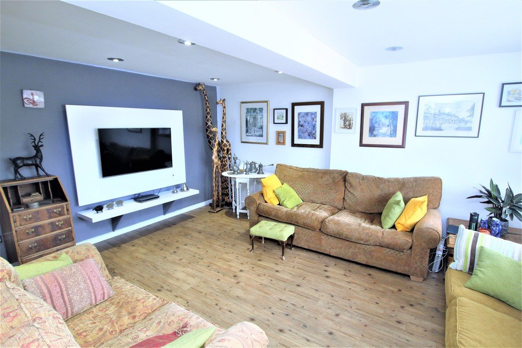 3 bedroom property for sale in Alex Wood Road, Cambridge £450,000