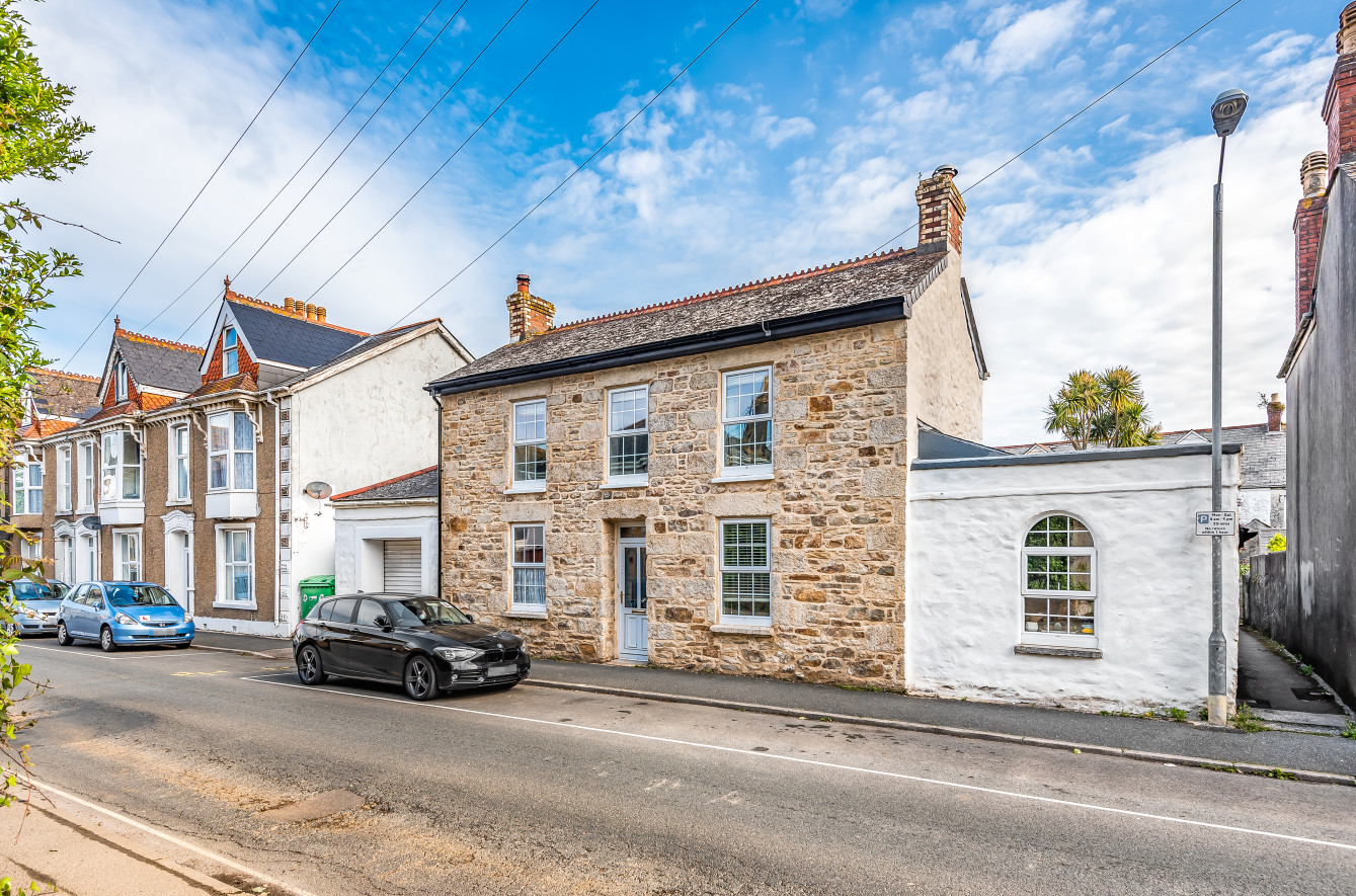 3 bedroom property for sale in Basset Street, Camborne, Cornwall, TR14