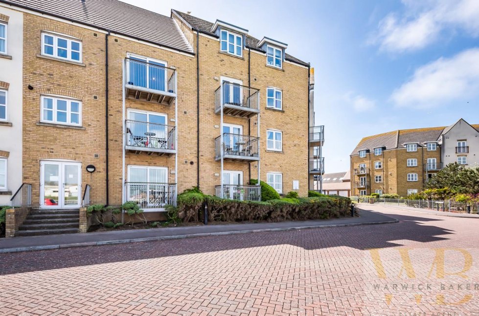 2 bedroom property for sale in Sussex Wharf, ShorehamBySea £266,950