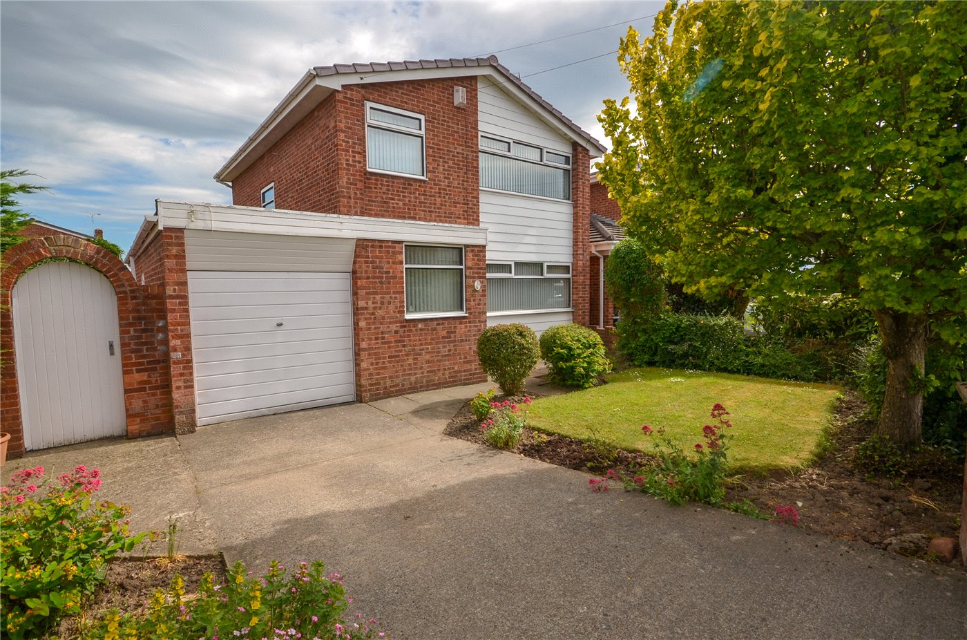 3 bedroom property for sale in Fern Road, Whitby, Ellesmere Port, CH65