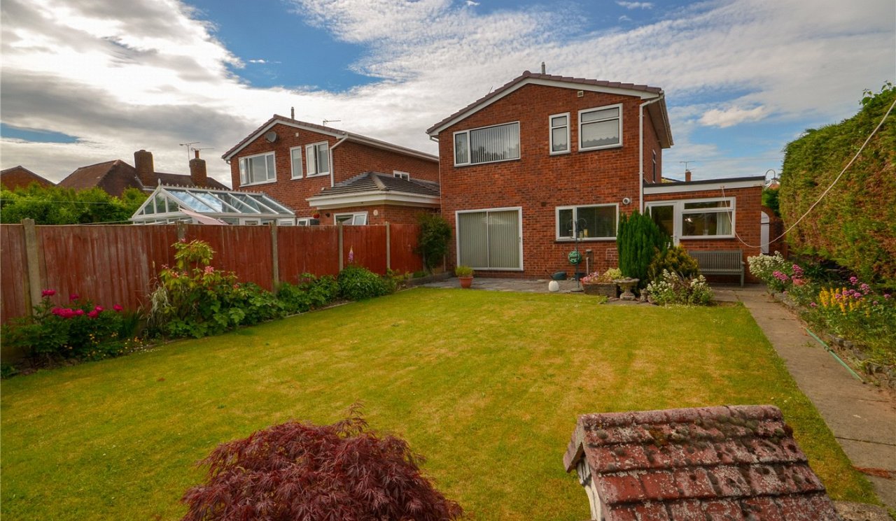 3 bedroom property for sale in Fern Road, Whitby, Ellesmere Port, CH65 £250,000