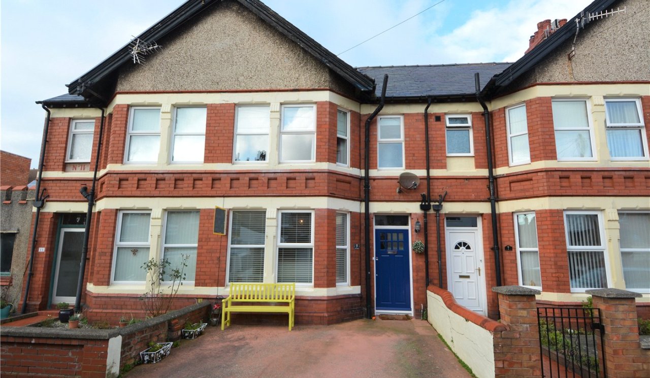 3 bedroom property for sale in Groveside, West Kirby, Wirral, CH48 £315,000
