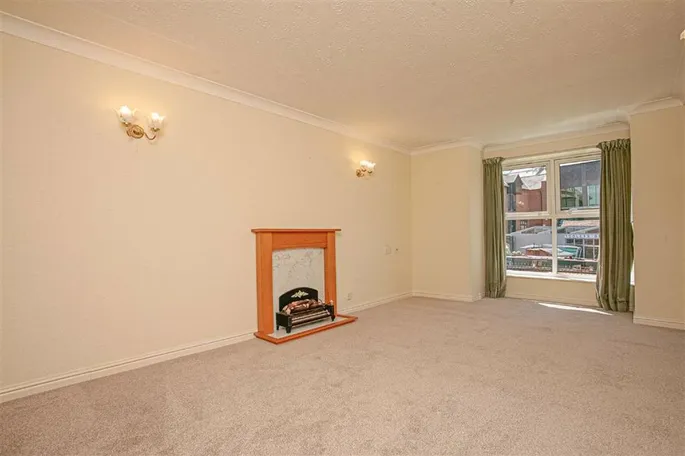 Property carousel image 2
