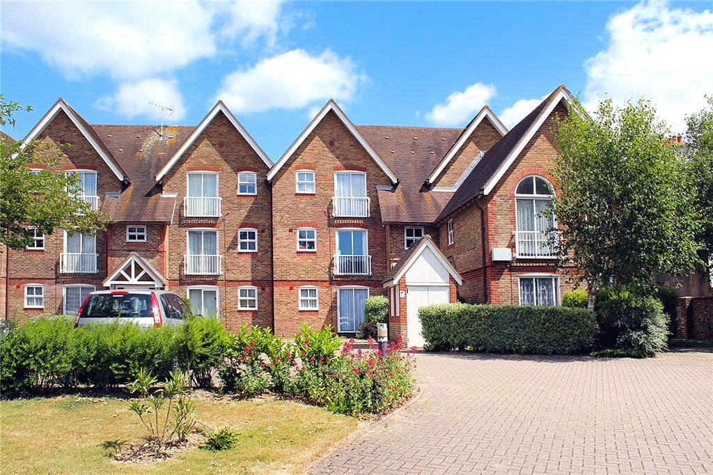 1 bedroom property for sale in River Road, Littlehampton, BN17 Offers in the region of £160,000