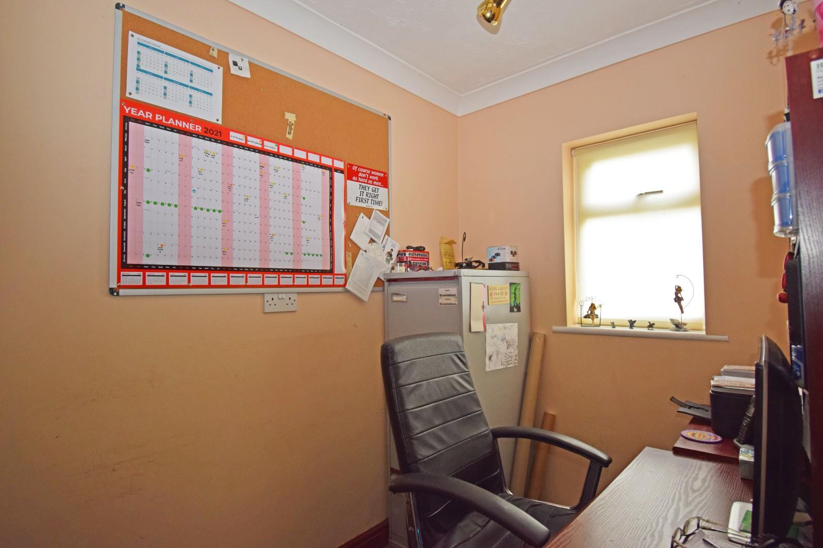 3 bedroom property for sale in 9 The Grove, Studley, Warwickshire, B80