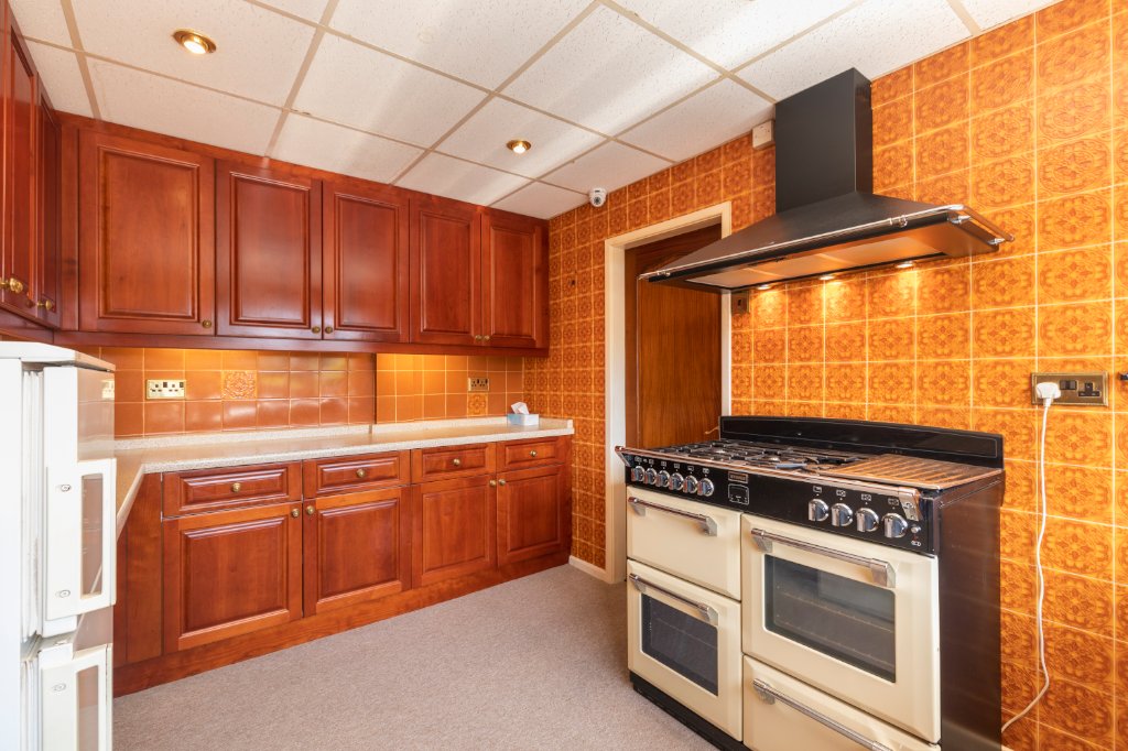 4 bedroom property for sale in Thornton Road, Thornton, Bradford, BD13 Offers over £450,000