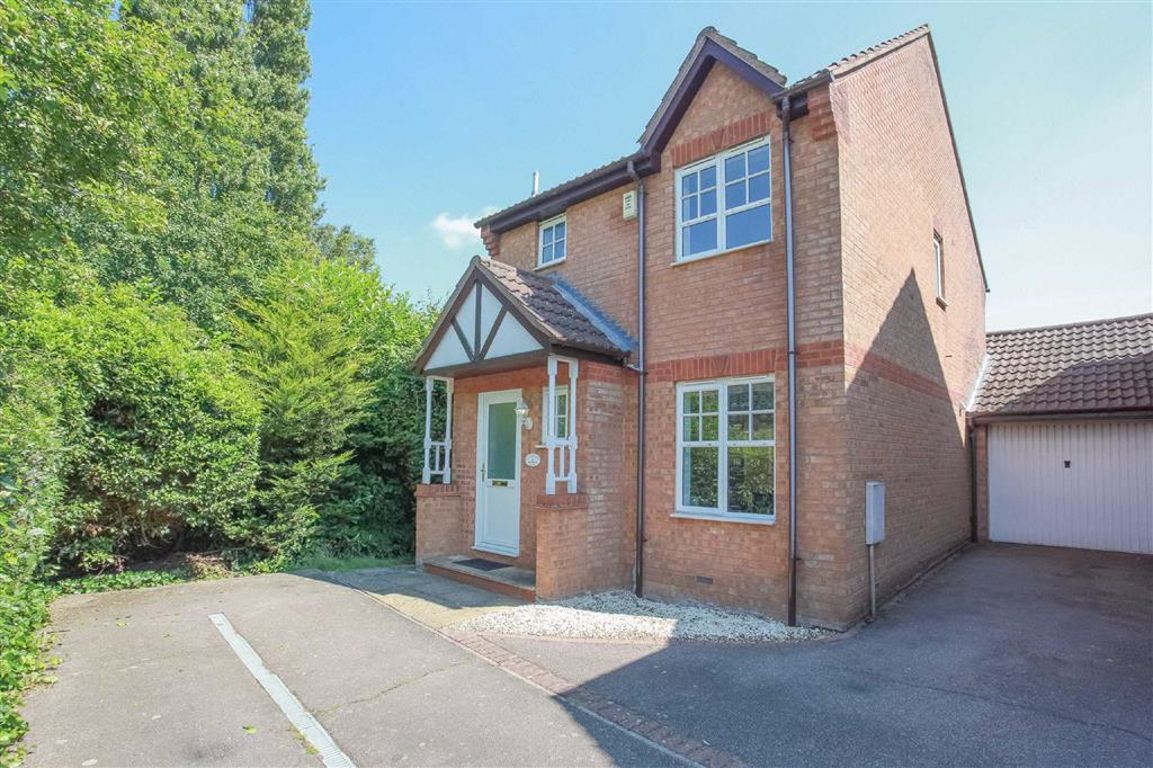3 bedroom property for sale in Brunswick Place, Banbury £310,000