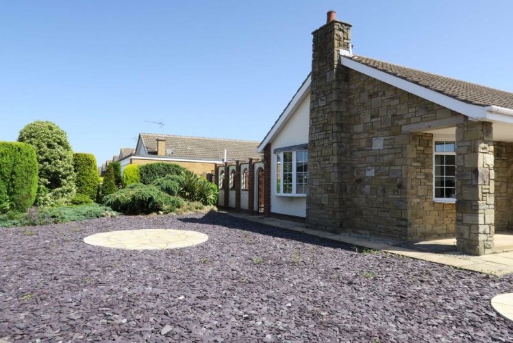 2 bedroom property for sale in Chapelfields, Holme On Spalding Moor