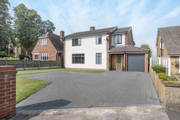 4 bedroom property for sale in London Road, Retford £535,000