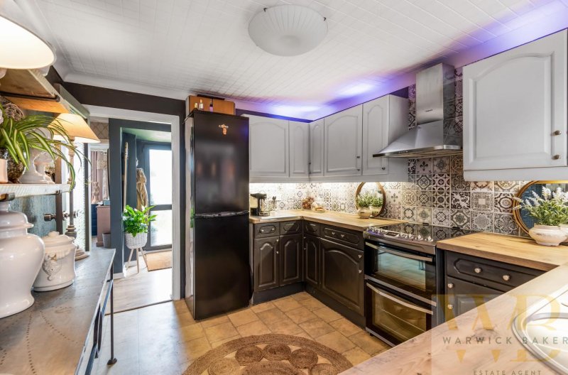 2 bedroom property for sale in Hammy Lane, ShorehamBySea Offers in