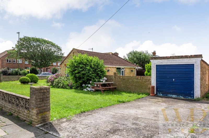 2 bedroom property for sale in Hammy Lane, ShorehamBySea Offers in