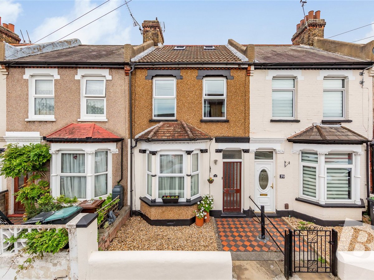 4 bedroom property for sale in Victoria Road, Northfleet, Gravesend