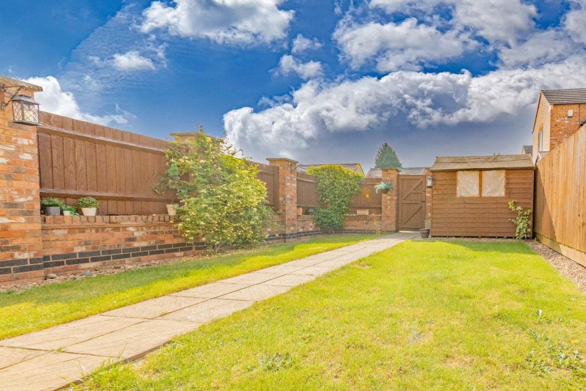 5 bedroom property for sale in Desford Road, Kirby Muxloe, Leicester