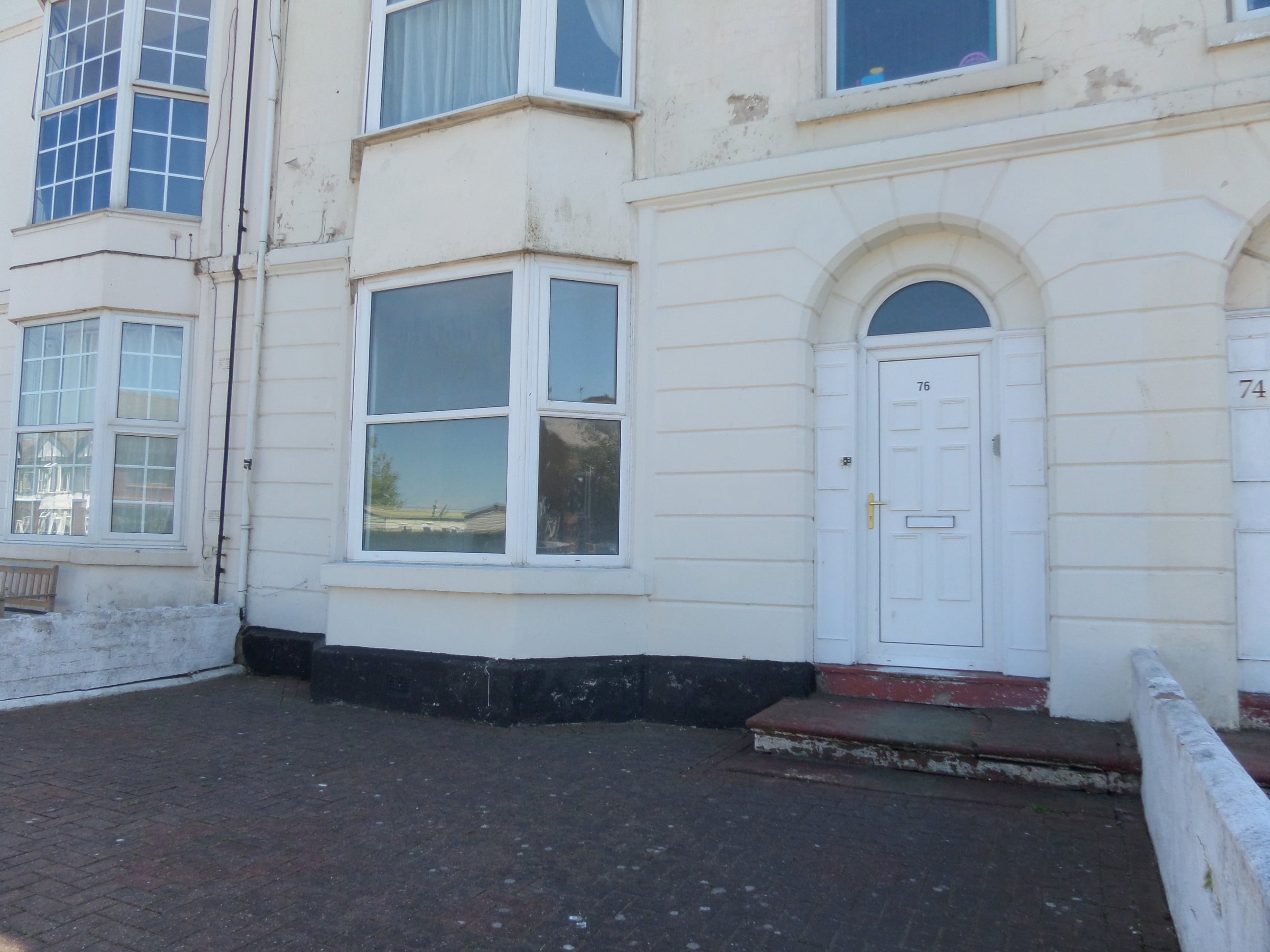 2 bedroom property for sale in Marine Road, Pensarn, Abergele, LL22 £