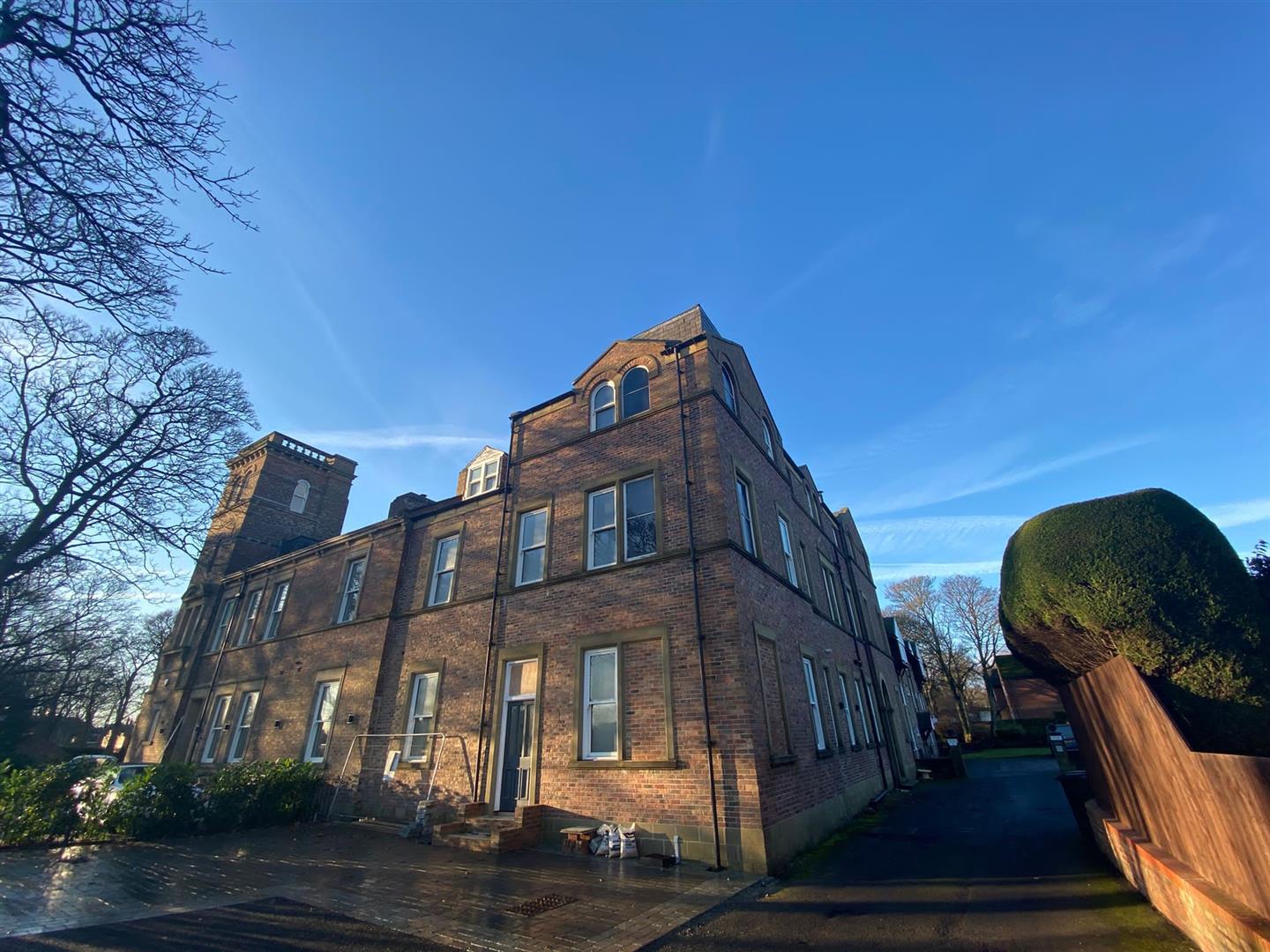 2 bedroom property to let in Preston Towers, Preston Road, North