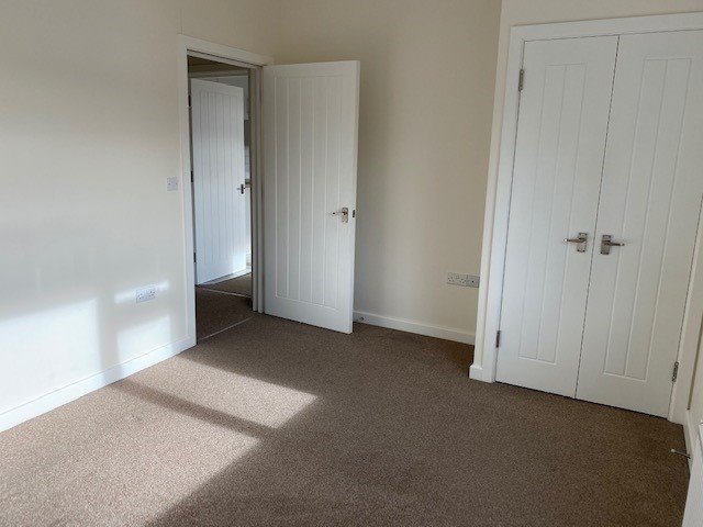 Branksome Wood Road, Town Centre Image 3