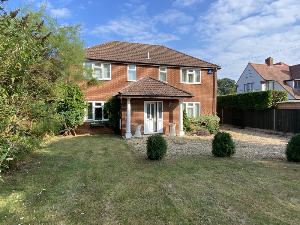 4 bedroom property for sale in Grimston Road, South Wootton, King's